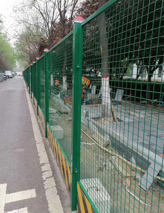 公路护栏网在安装时候可以采用哪些方法